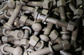 bolt-stykovoj-m22h135-v-sbore-2