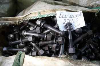 bolt-stykovoj-m27h160-v-sbore-2